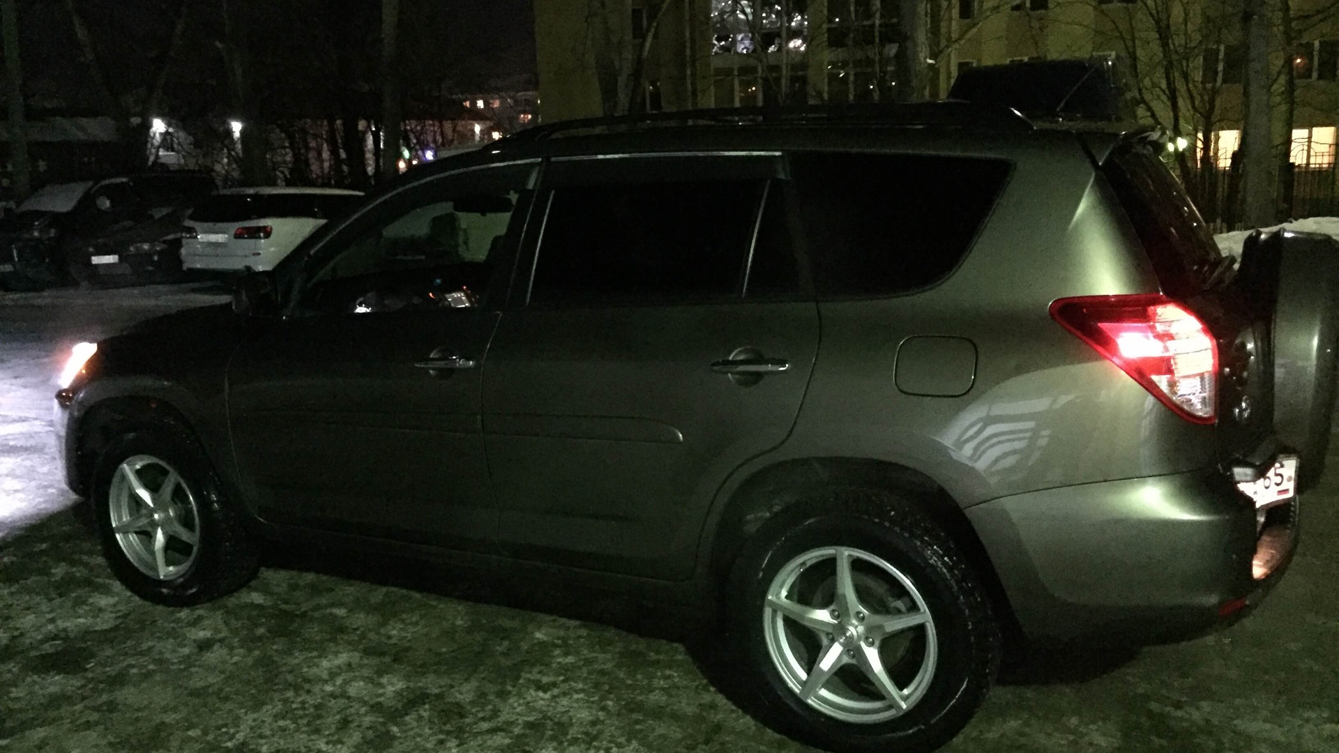 Toyota RAV4 (III) 2.5 бензиновый 2010 | Фэмели Эдишн на DRIVE2