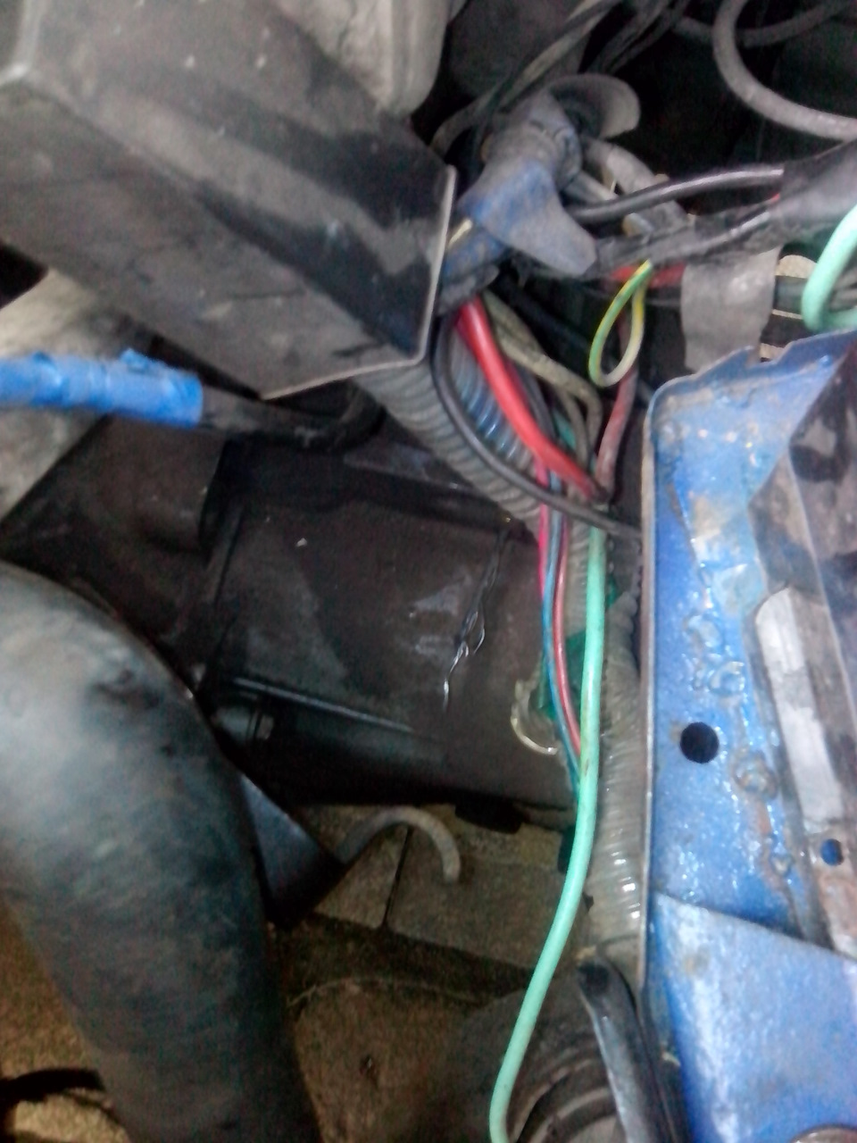 лопнул трос сцепления (от ВАЗ-2110) — SEAT Ibiza (021A), 1,2 л, 1991 ...