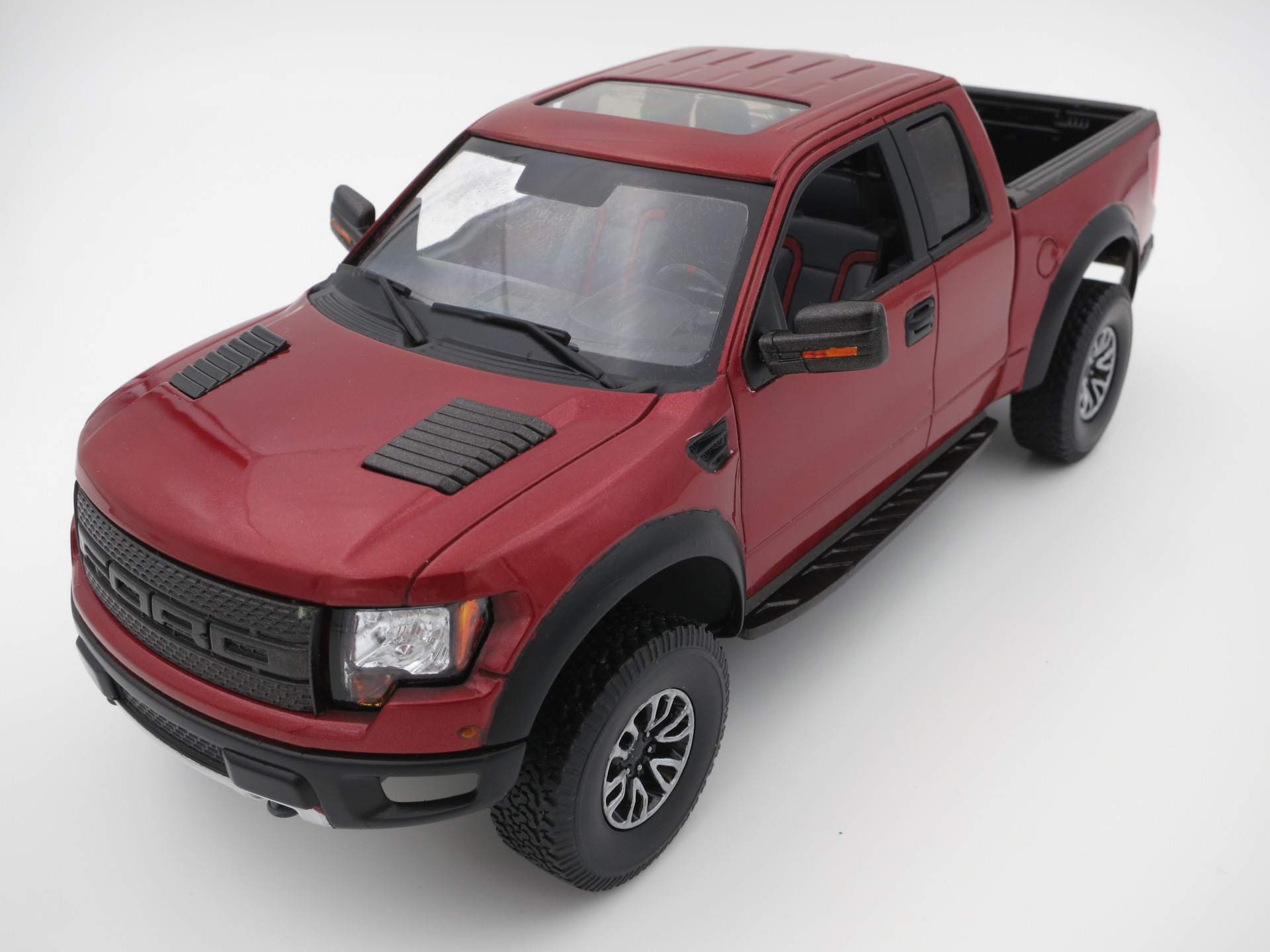 Модель 150. Ford f-150 SVT Raptor от Revell. Revell Ford f-150 Raptor. Модель Ford f150 Raptor. Revell пикап Ford f-150.