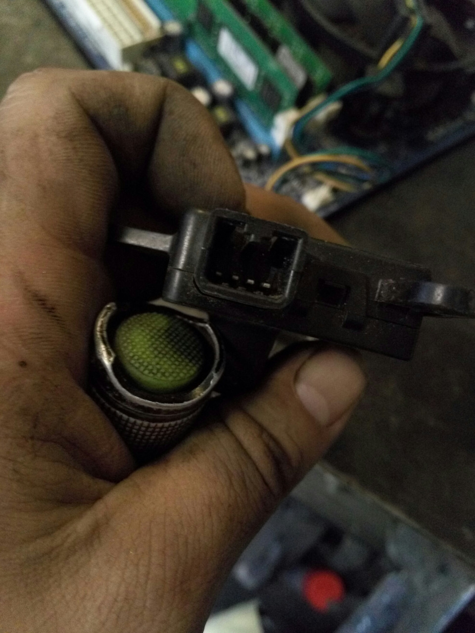 Датчик уровня топлива ланос 1. Дтож с резьбой в радиатор гольф 4. Выключатель давления масла bmw e46. Кия спектра 2009 датчик уровня топлива. От чего подходит датчик.