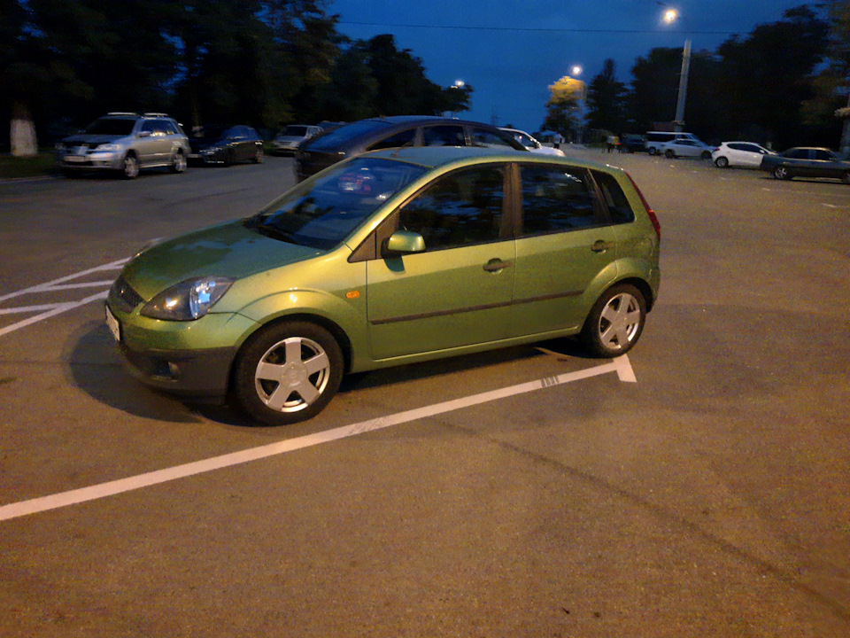 Первый вечер с фифой, — Ford Fiesta (Mk V), 1,4 л, 2007 года ...
