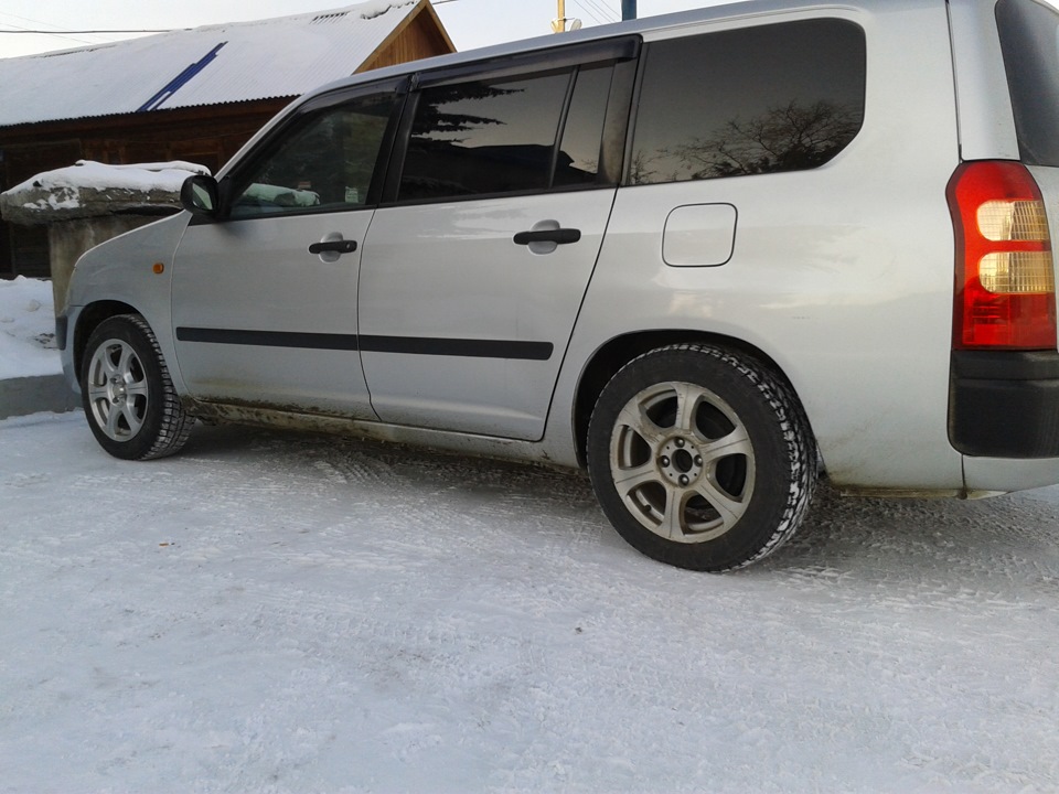 Клиренс пробокс. Toyota Probox r15. Тойота Пробокс 195 65 15. Тойота Пробокс на 15 дисках. Тойота Пробокс 2002 штамповки.