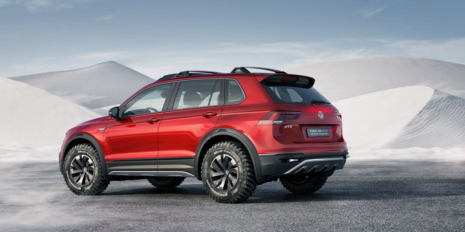 Volkswagen Tiguan 2020 красный