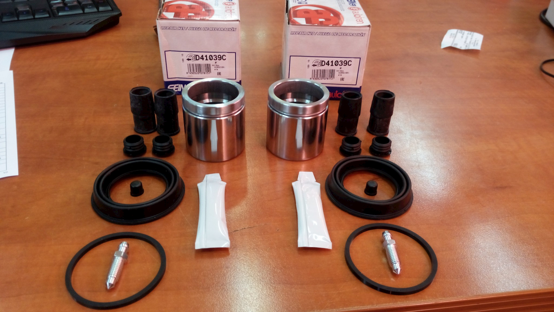 ремкомплект заднего суппорта форд фокус 3. ремкомплект суппорта форд фокус 2 передний. ремкомплект суппорта форд. ремкомплект заднего суппорта форд скорпио 1. ремкомплект заднего суппорта мондео 4.