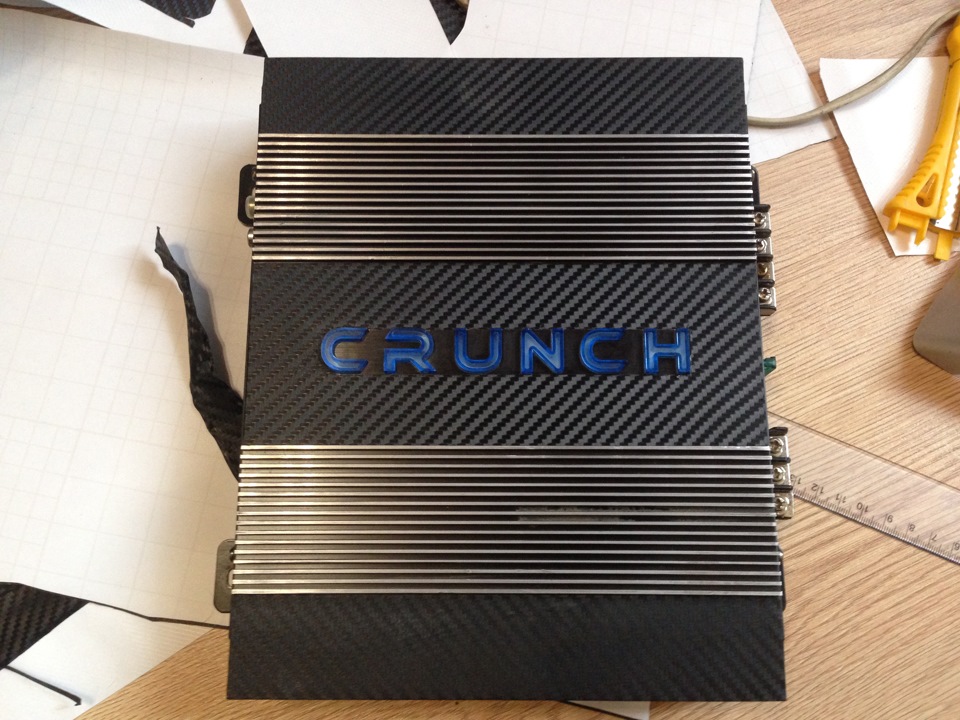 Немного карбона и установка сабвуфера. JBL, Crunch, Challenger, Stinger ...