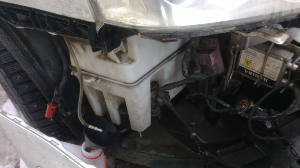 Забились форсунки омывателя… — Toyota Avensis II, 1,8 л, 2004 года ...