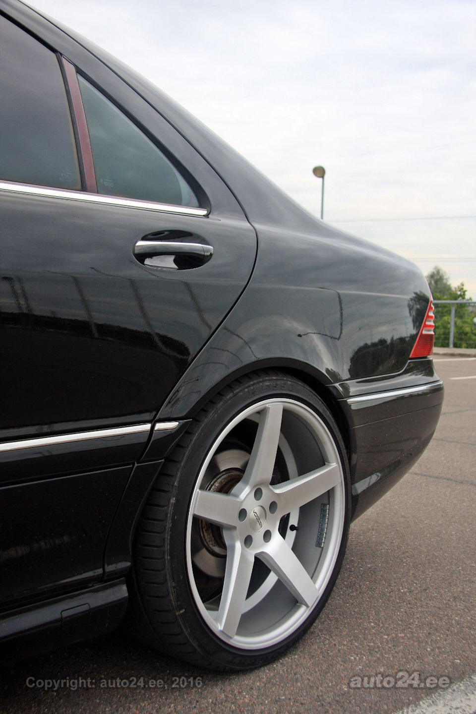 Шикарный W220 в АМГ обвесе на 20