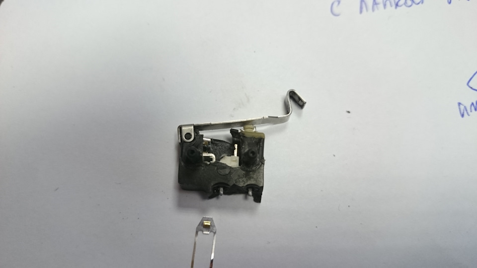 Я его немножко раскурочил, а вдруг вылечу. марка концевика BURGESS и что то типа 3013 <img src= — Lincoln Navigator (2G)