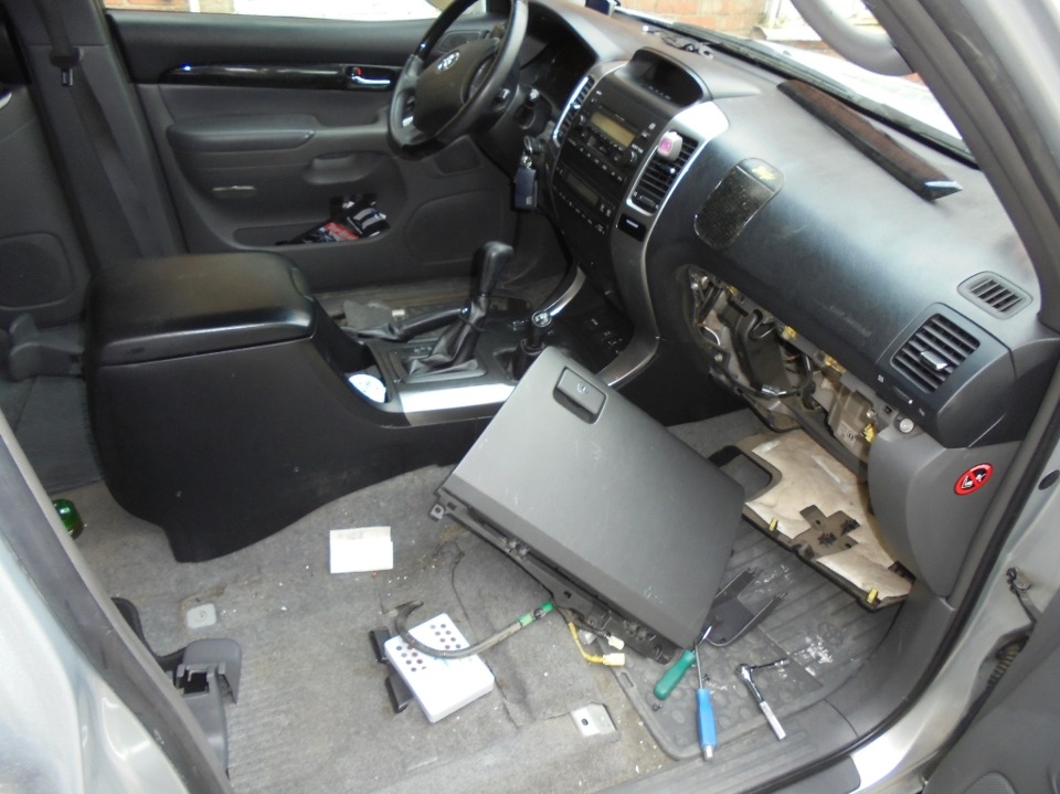 Restoration work of the interior LC Prado