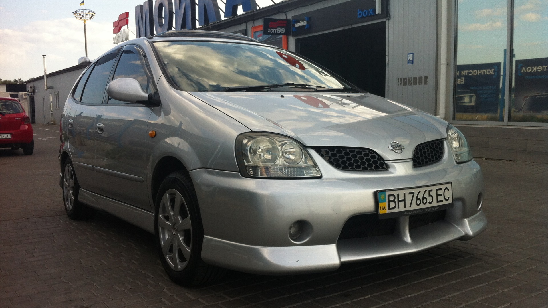 Nissan Tino 2.0 бензиновый 1999 | Aerosport на DRIVE2