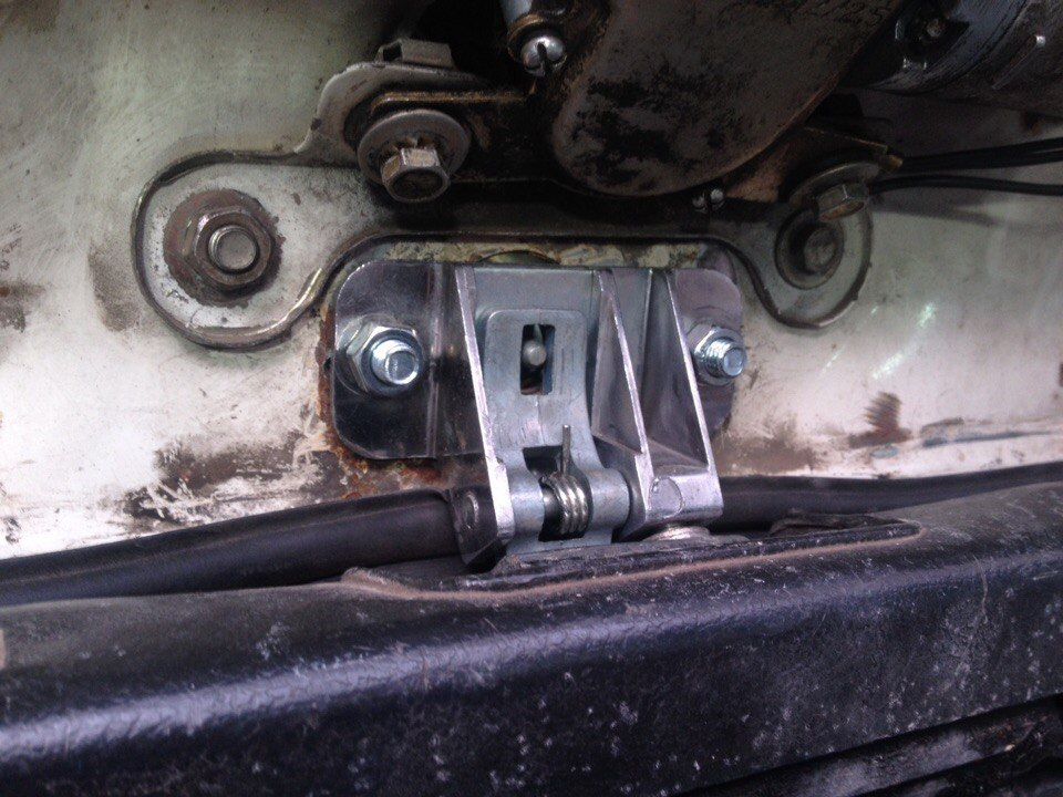 Багажник на крышу ваз 2110 муравей. Петли крышки багажника ваз 2109. Петли багажника ваз 2108. Замок крышки багажника ваз 2108. Крепление багажника 2109.