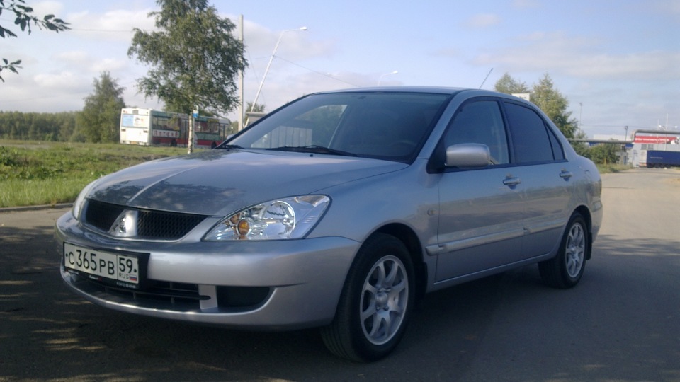 Замена форсунок стеклоомывателя. — Mitsubishi Lancer IX, 1,6 л, 2006 ...