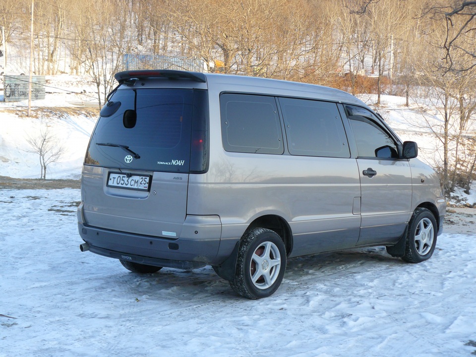 Тойота таун айс ноах. Toyota Town Ace Noah. Town Ace Noah r18.