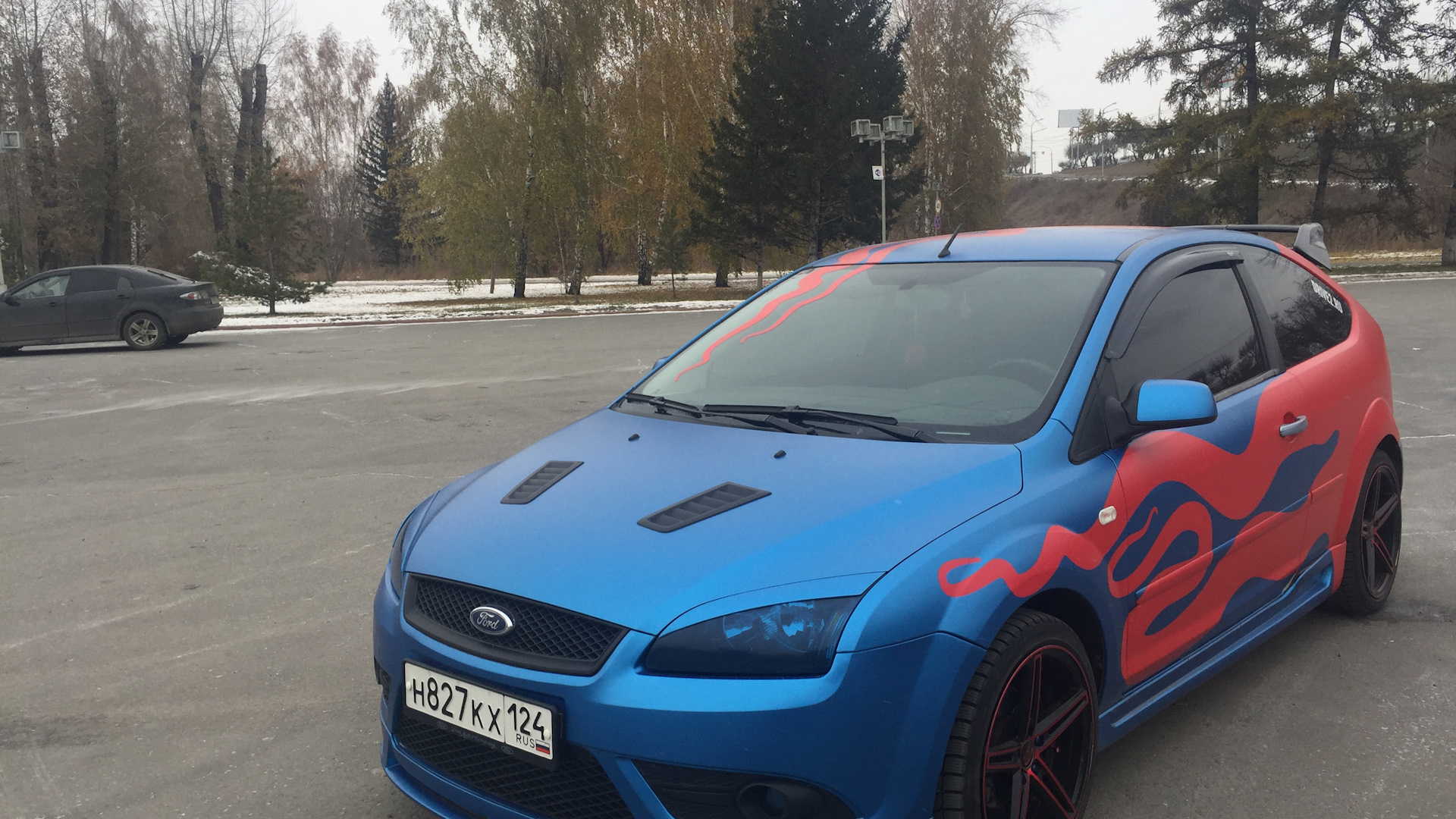 Foto feo krsk. Ford Focus 2 простой хэтчбек. Ford Focus 2 хэтчбек аэрография синяя WRC. Фокус 2 Рестайлинг покраска необычная. Интересная покраска Форд фокус 2 купе.