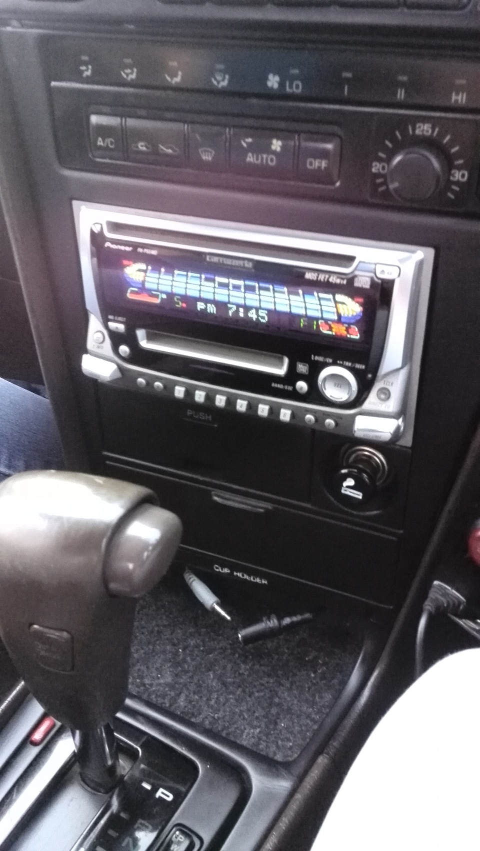 установка Pioneer Carrozzeria FH-P55MD — Toyota Mark II (80