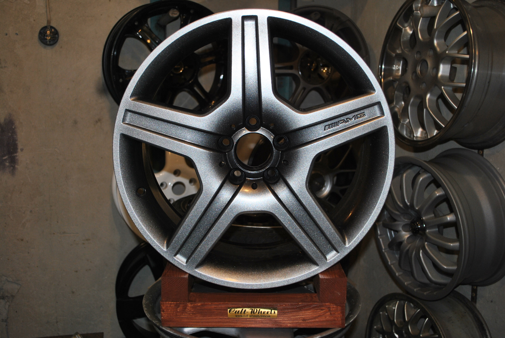 Replica kh 809м. Диски ispiri gtr 16 радиус чья фирма. 6 диски. Aez r20. 5x20/5x112 d66.