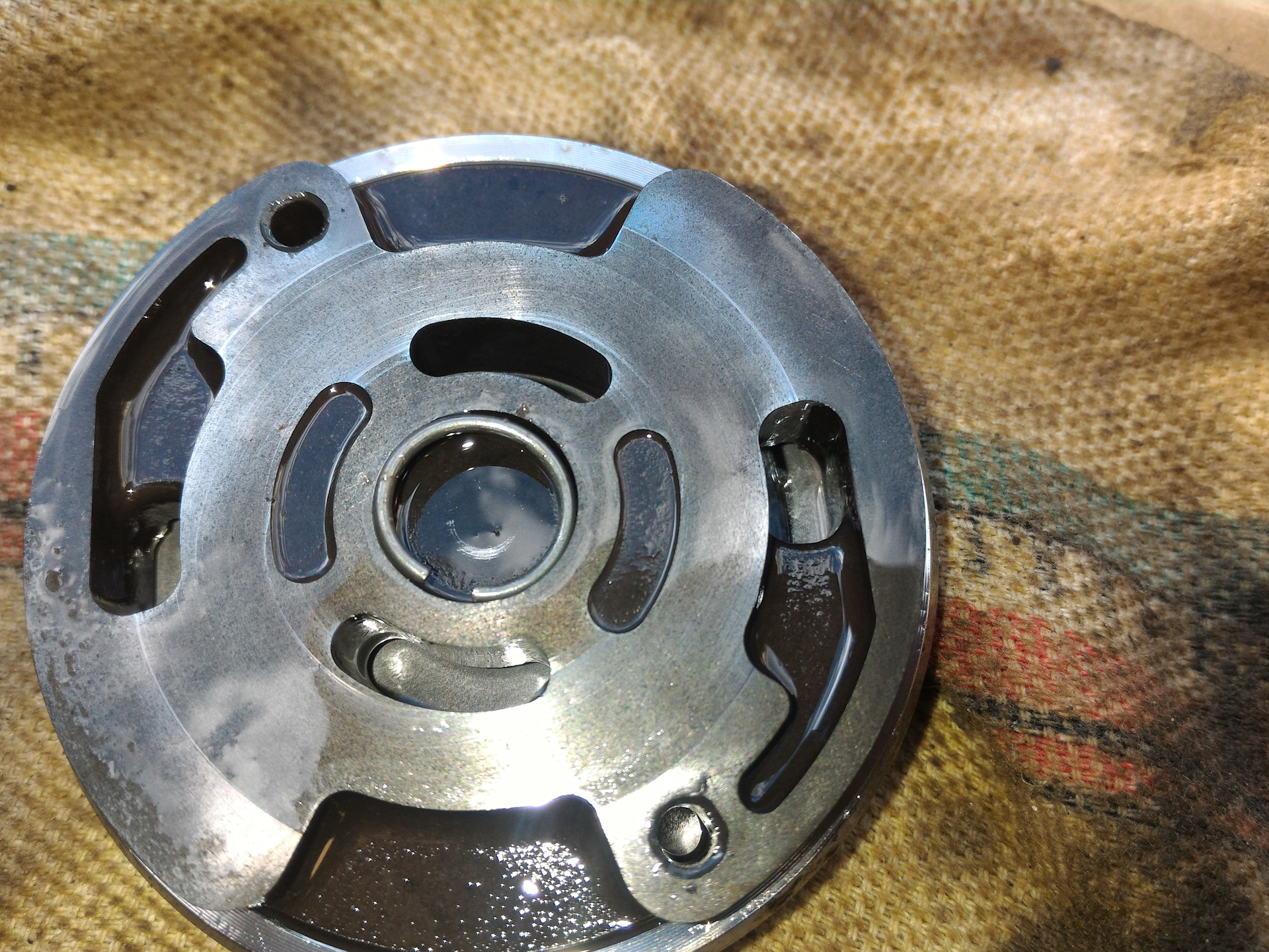 Муфта фаз газораспределения фиат альбеа. Фазорегулятор альбеа 1. Шкив распредвала фиат альбеа. 4. 4.