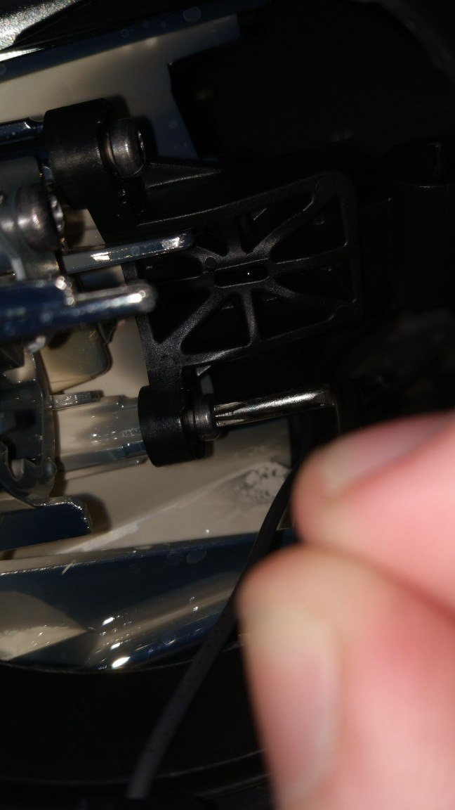 Демонтируем направляющую корректора… — Ford Mondeo IV