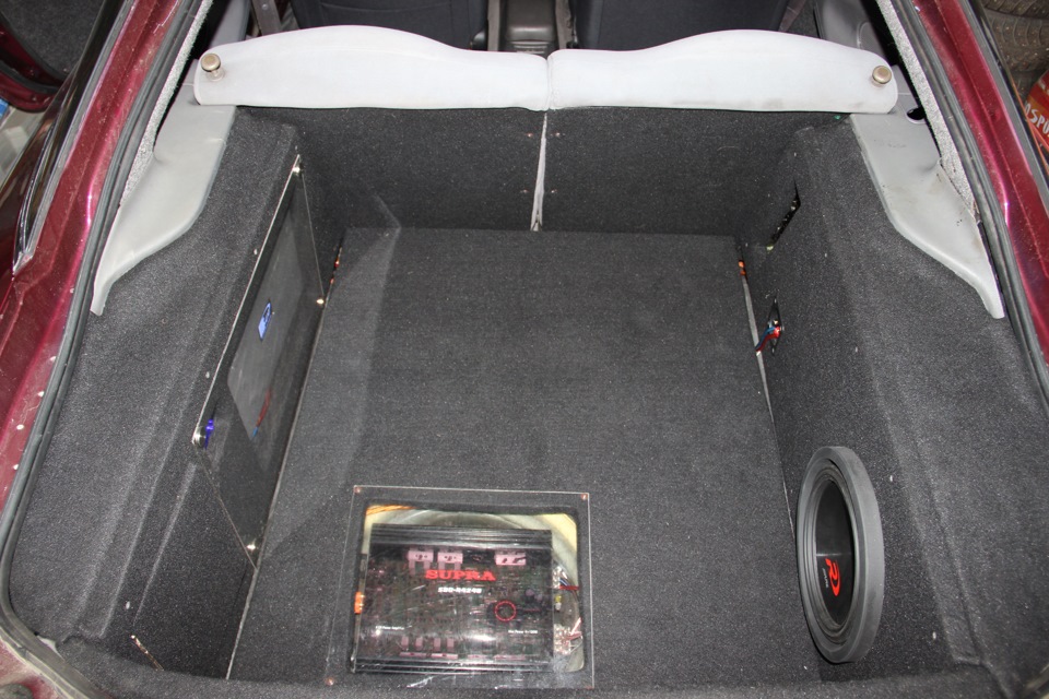 22. 2 15 саба мазда 3 бк. Сабвуфер в форд фокус 2 седан. 52 сабы. Штатный сабвуфер ниссан мурано z50.