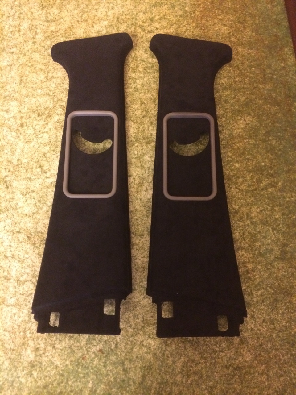 решил перетянуть потолок и стойки черной алькантарой. — BMW 7 series ...