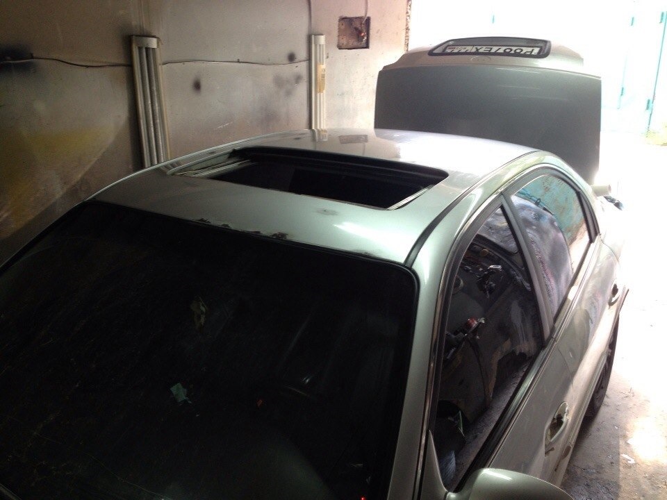 Hyundai Sonata оклейка крыши в черный глянец. — DRIVE2