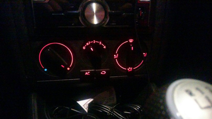 32. Поддался искушению. Рестайлинг ) Крутилки печки\кондиционера - Volkswagen Go