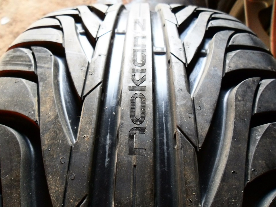 Резина nokian r17. 225 40 18 Nokian. 225 45 R18 Нокиан лето. Nokian 215 40 r17 лето. Шины Nokian 225/45 r17 лето.