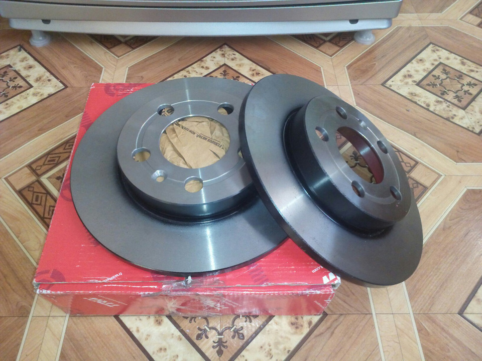 Продаются тормозные диски TRW новые DF4052 — Volkswagen Bora, 1,9 л ...