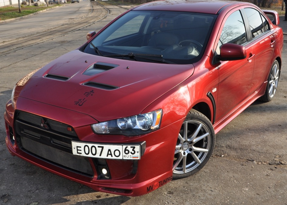 Mitsubishi Lancer 10 красный