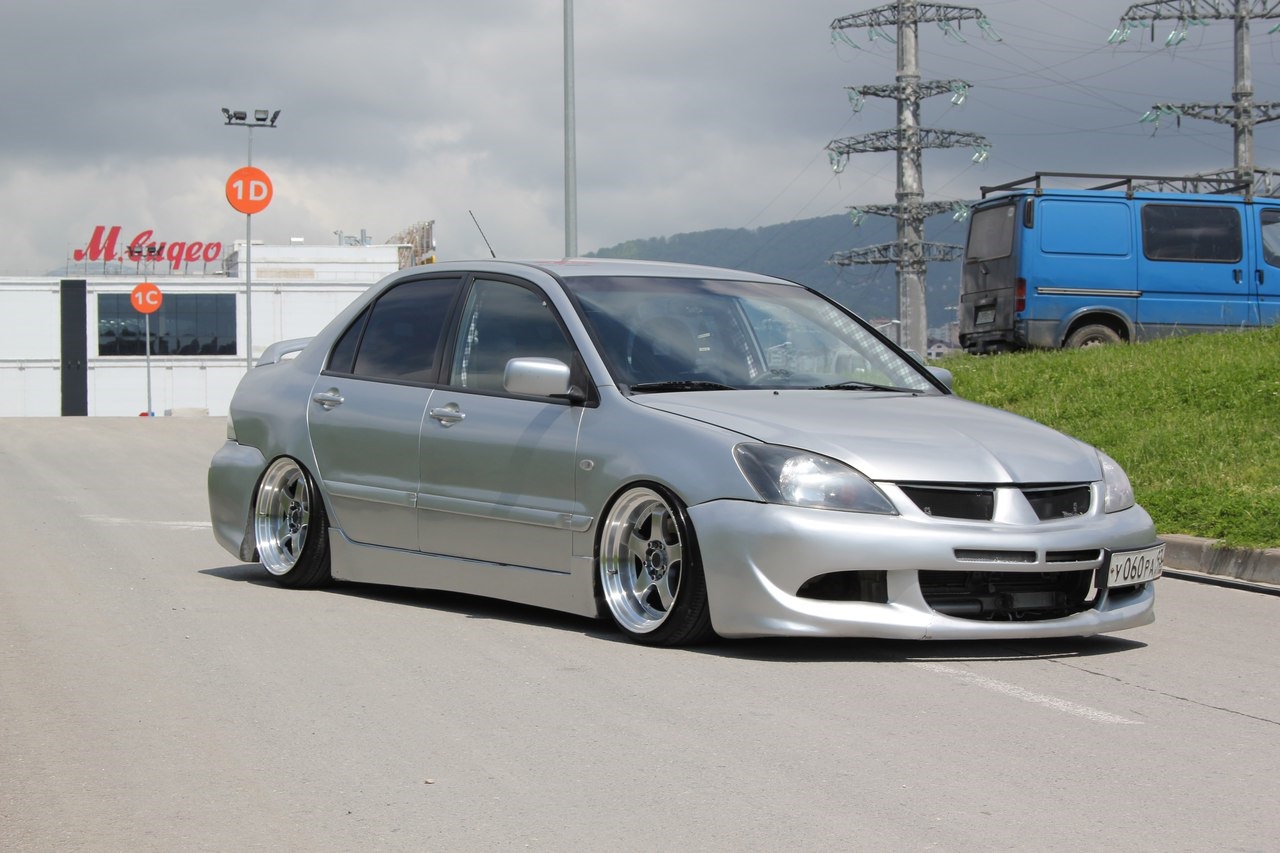 Mitsubishi Lancer 9 stance