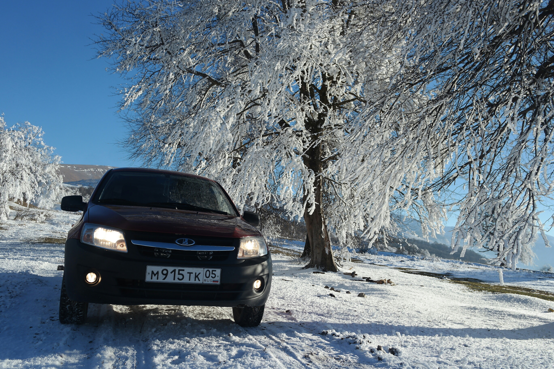 Гранта зимой. Лада Гранта зима. Lada Granta зима. Лада Гранта зимой 200. Гранта 126 регион зима.