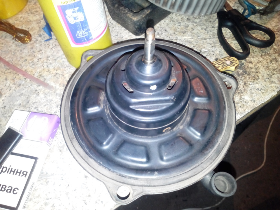 Пищал моторчик печки отопителя — Mazda 626 III (GD), 2 л, 1990 года ...