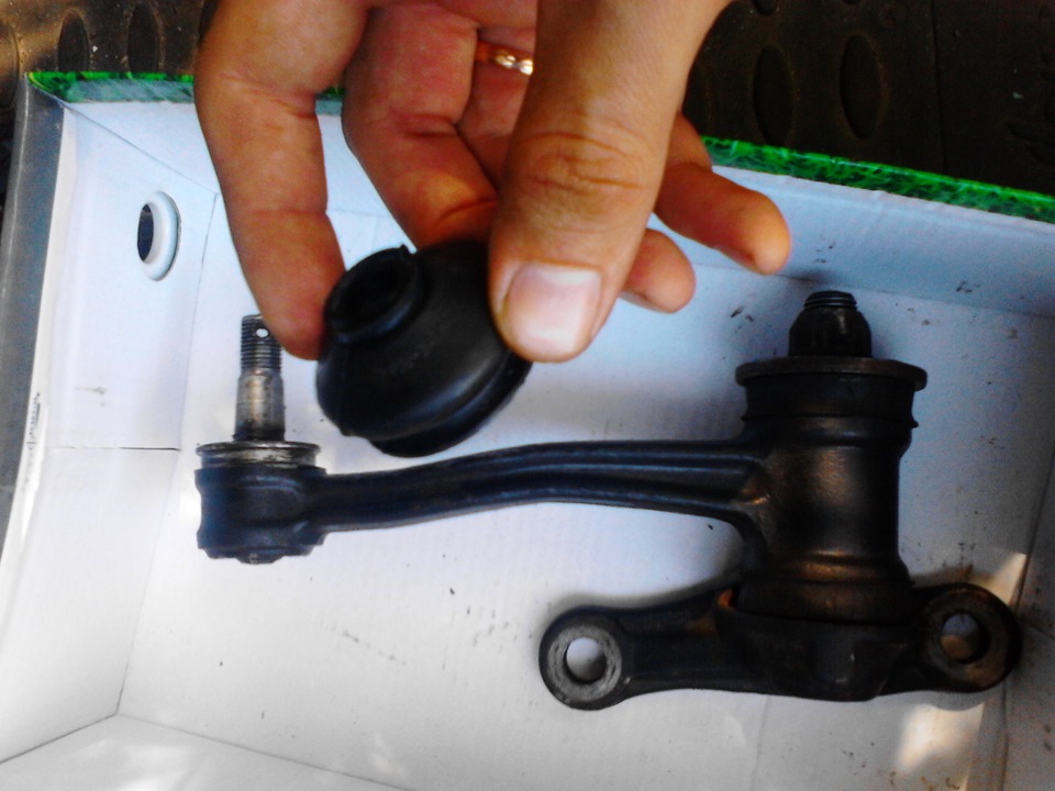 126. Замена втулок маятника — Toyota Crown (S130), 2 л., 1988 года ...