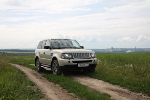 Land Rover Discovery две тыщи семнадцать практически готов