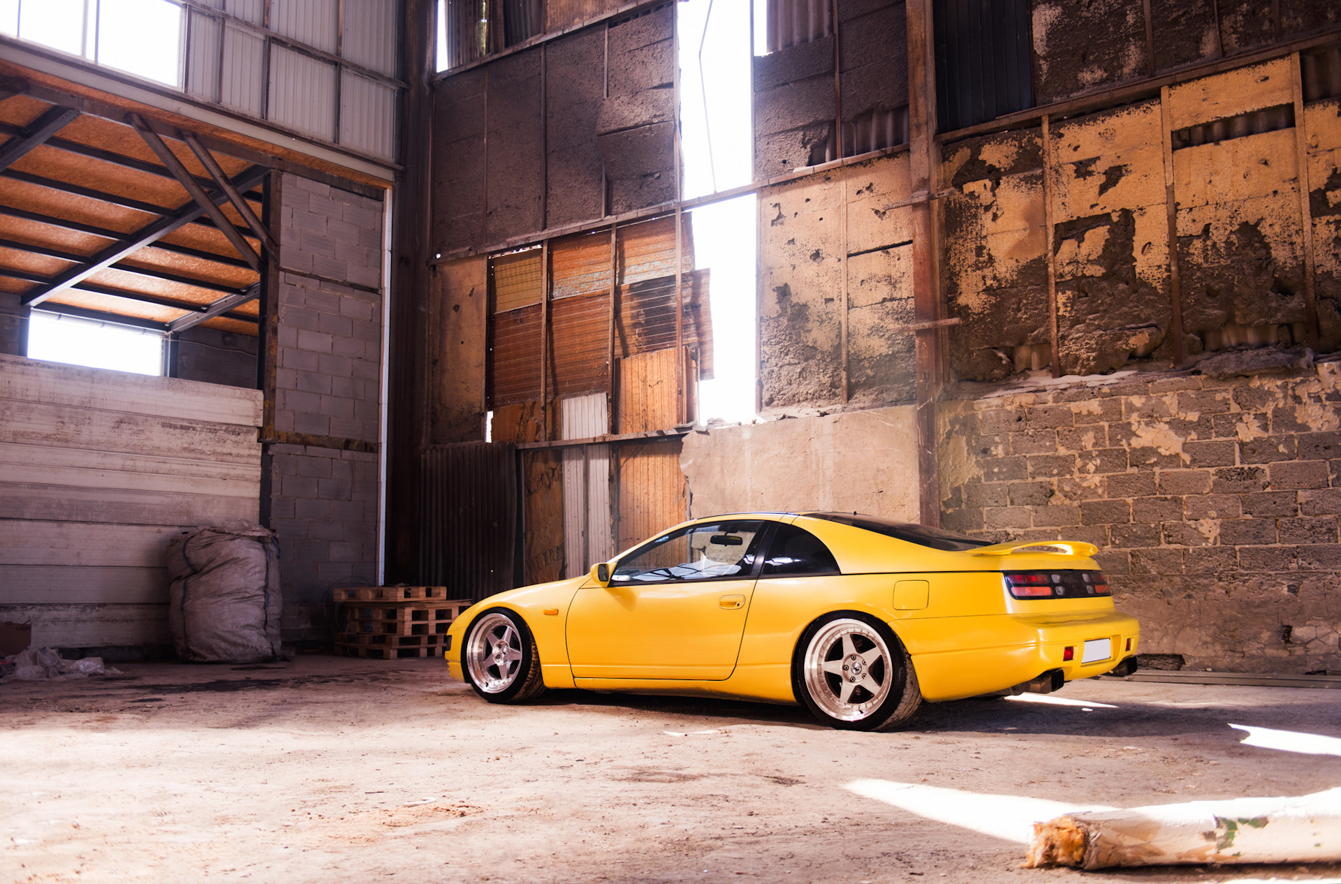 Nissan 300 ZX Р¶РµР»С‚С‹Р№