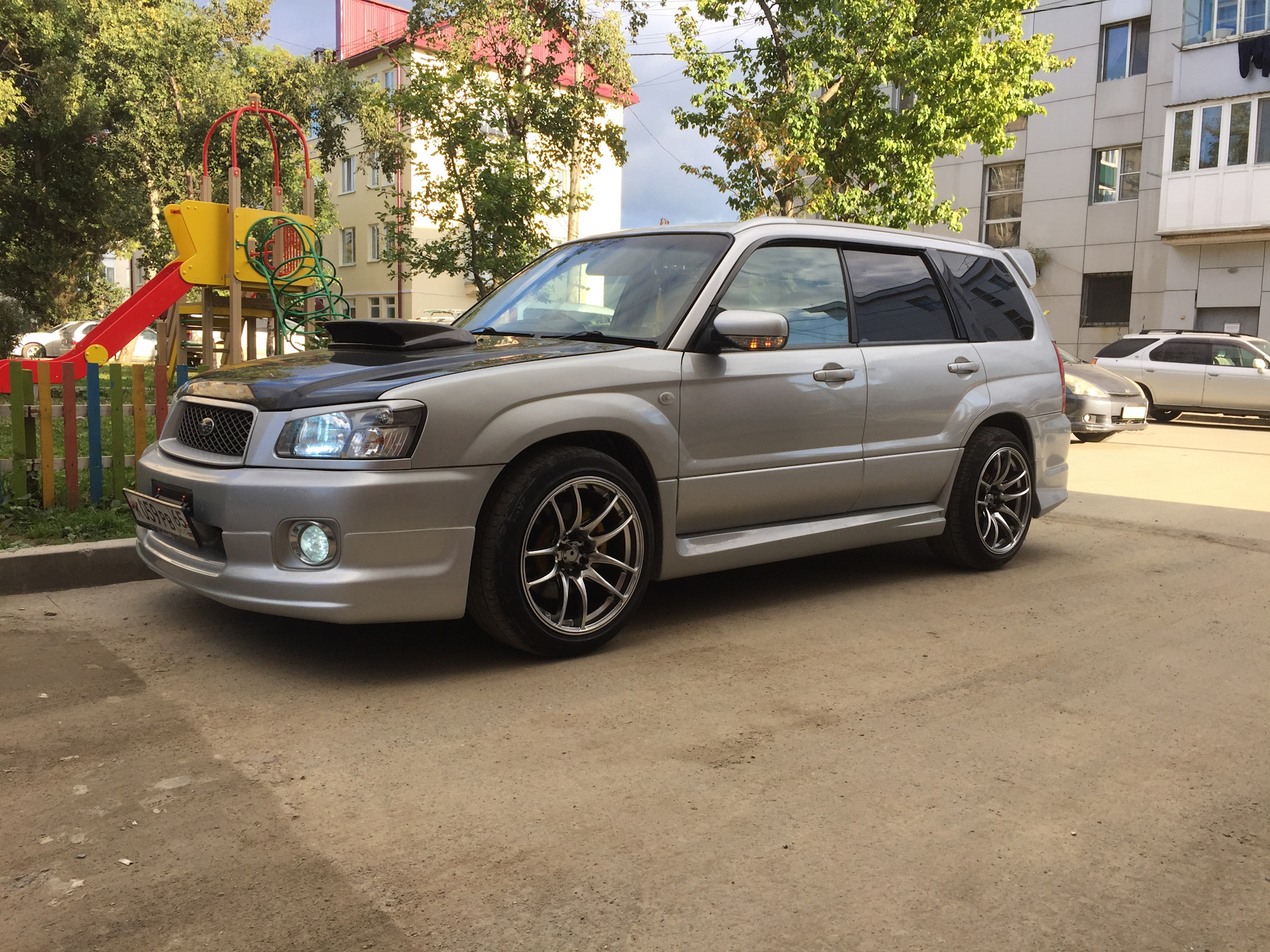 Диски форестер. CR Kai Субару Форестер sg5. Work CR-Kai r18 Forester sg5. Субару Форестер сг5 на дисках. Forester sg5 work.