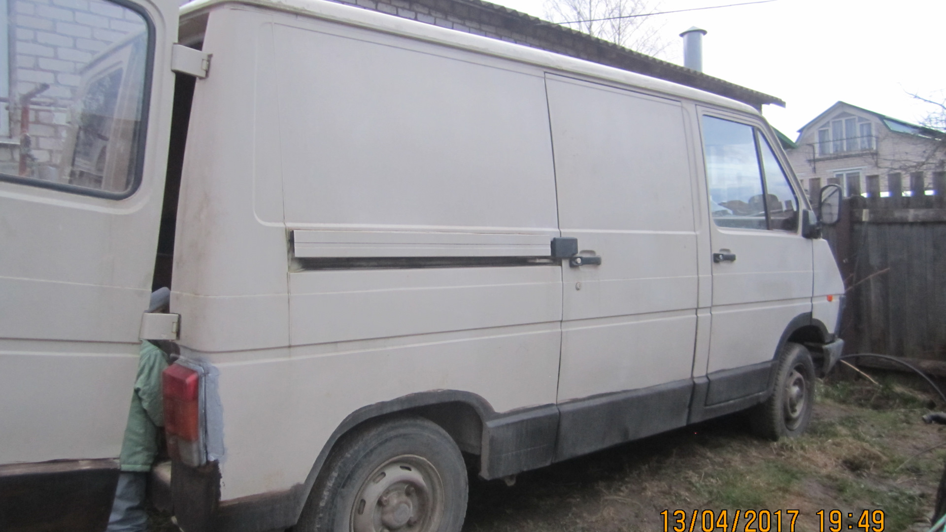 Renault Trafic (1G) 1.7 бензиновый 1988 | 1,7 БТР 88 на DRIVE2