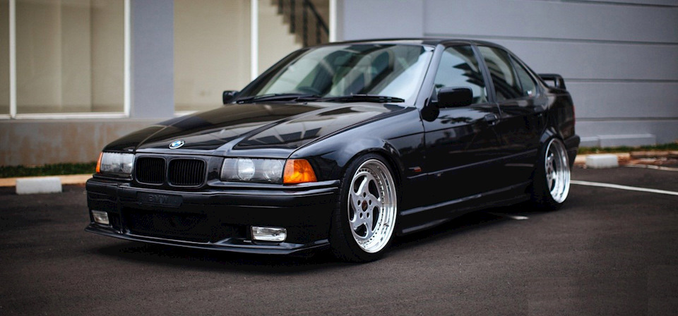 BMW e36 Black