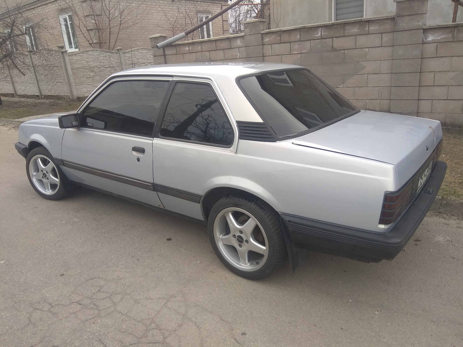 Opel Ascona 1983 РєСѓРїРµ