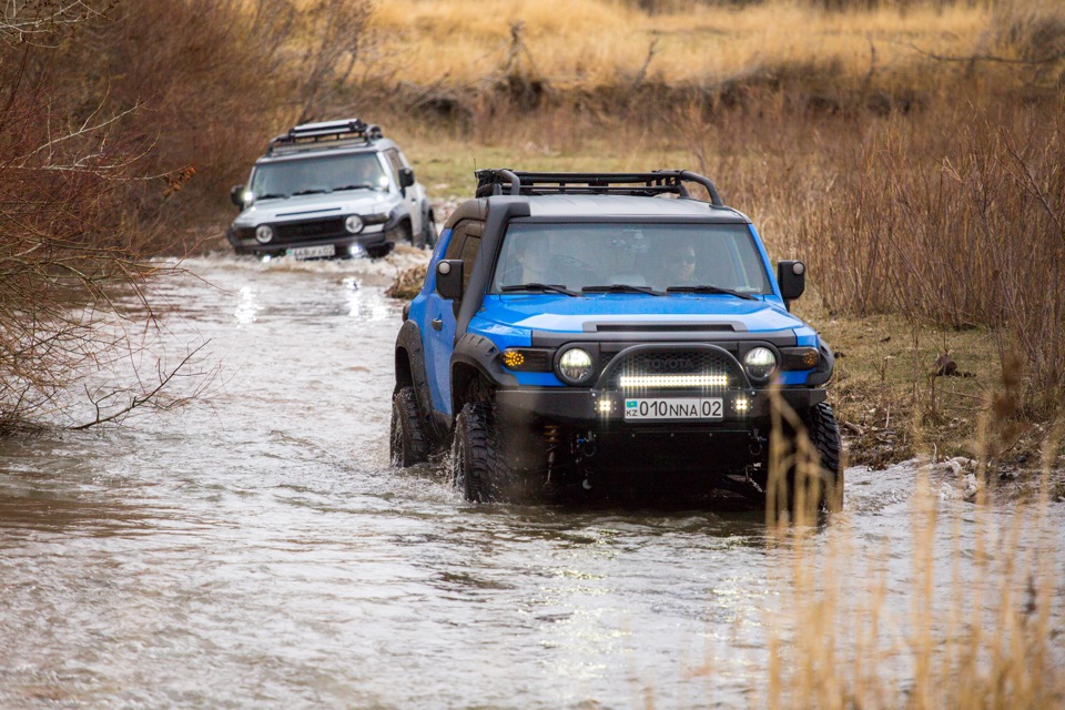 Тойота FJ Cruiser off Road