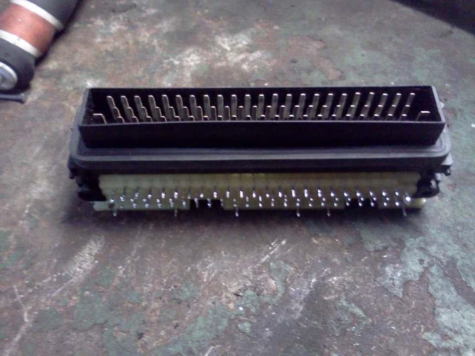 Распиновка блока 13583450