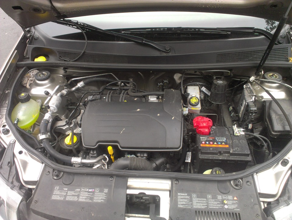 Уплотнительная резинка под капод — Renault Logan (2G), 1,2 л, 2013 года ...