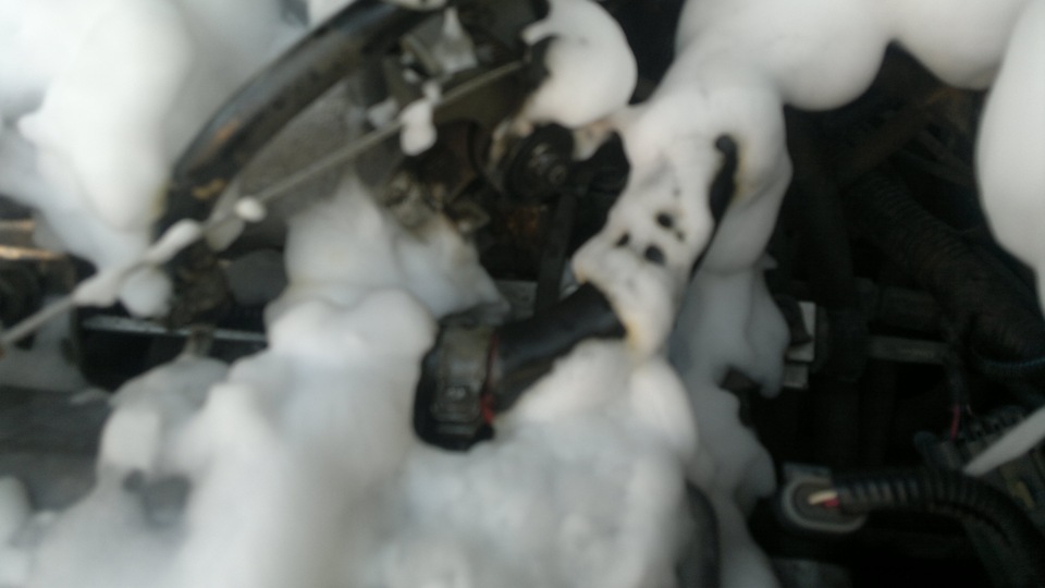 решил помыть под капотом! — Lada 2114, 1,5 л, 2004 года | мойка | DRIVE2