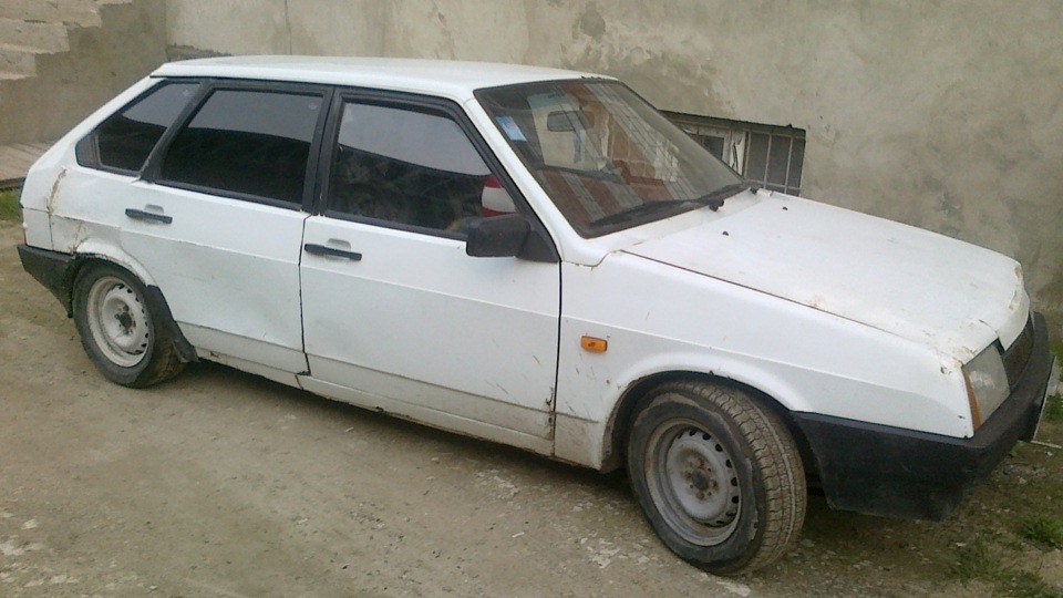 Фото белой 9. Lada 2109 белая. ВАЗ 21093 белая. ВАЗ 2109 ранняя белый. ВАЗ 2109 белая оперская.