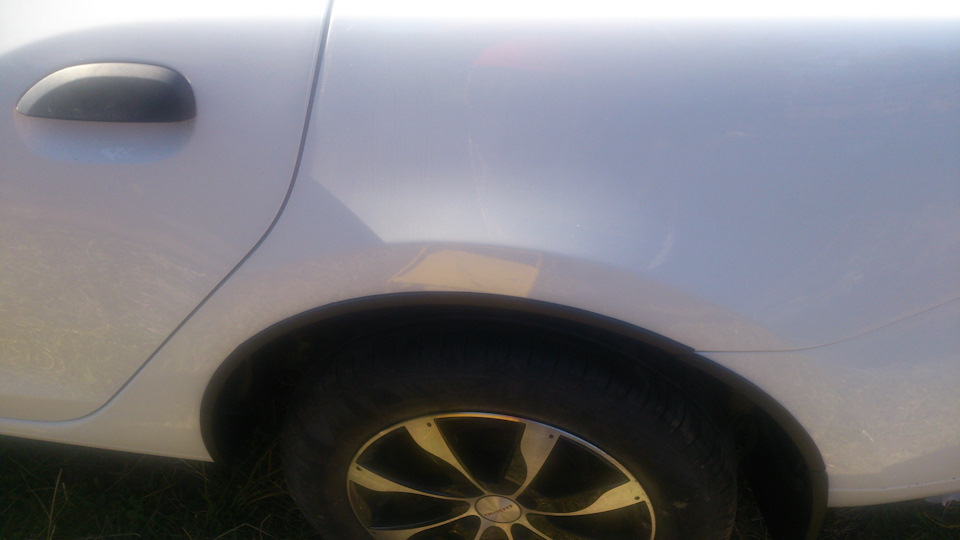 Задние подкрылки и накладки на арки — Renault Logan (2G), 1,6 л, 2014 ...