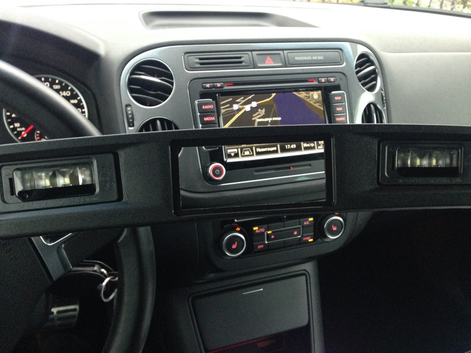 Штатные диоды в подсветку номера. — Volkswagen Tiguan (1G), 2 л, 2012 ...