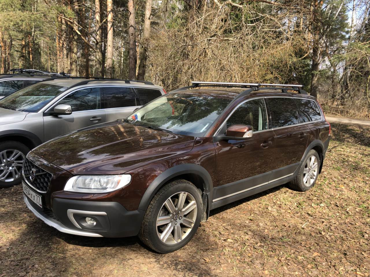 Volvo xc70 II на России в лесу