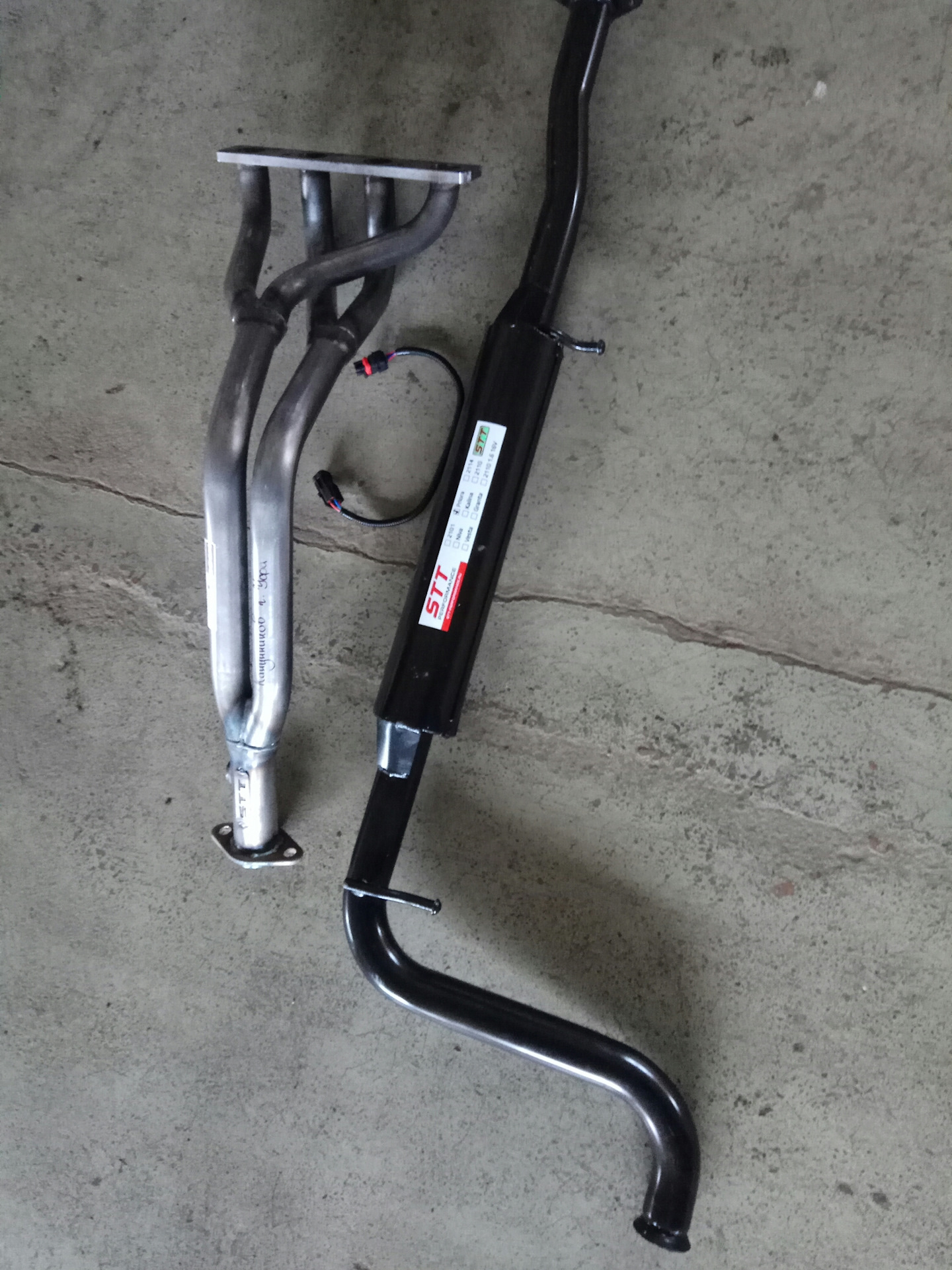 Резонатор стт на весту 1. Паук резонатор. Резонатор stt гранта. Резонатор гранта спорт. Резонатор приора сток.