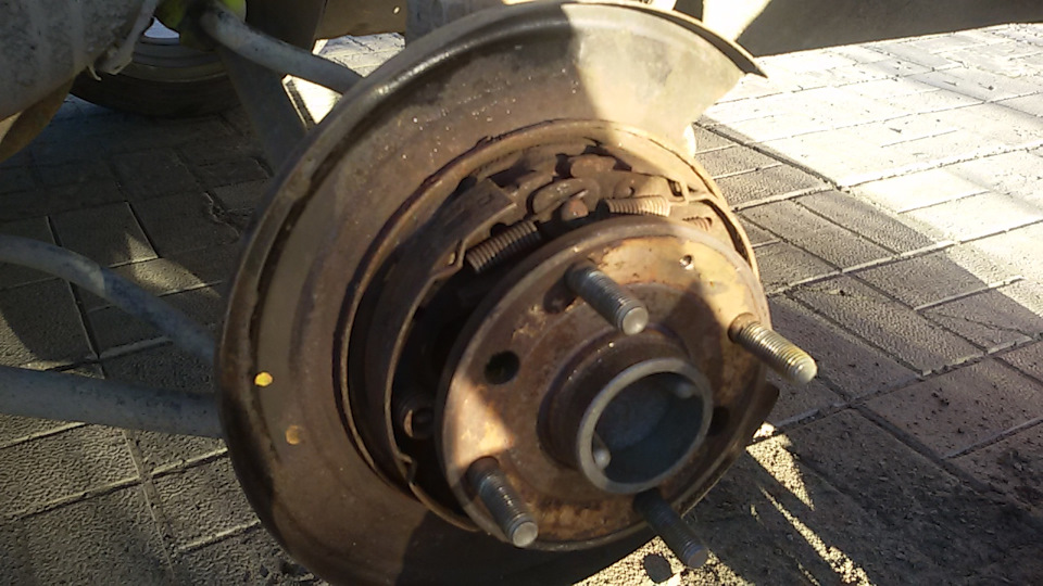 Колодки ручника и масло моторное. — Chevrolet Lacetti Sedan, 1,4 л ...