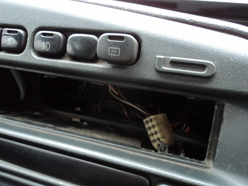 Подсветка в ноги в салоне — Lada 2114, 1,5 л, 2006 года | тюнинг | DRIVE2